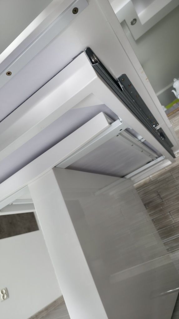 Stół ława duży rozkładamy 150x90 wys 76 .. lakierowany połysk. Krzesła
