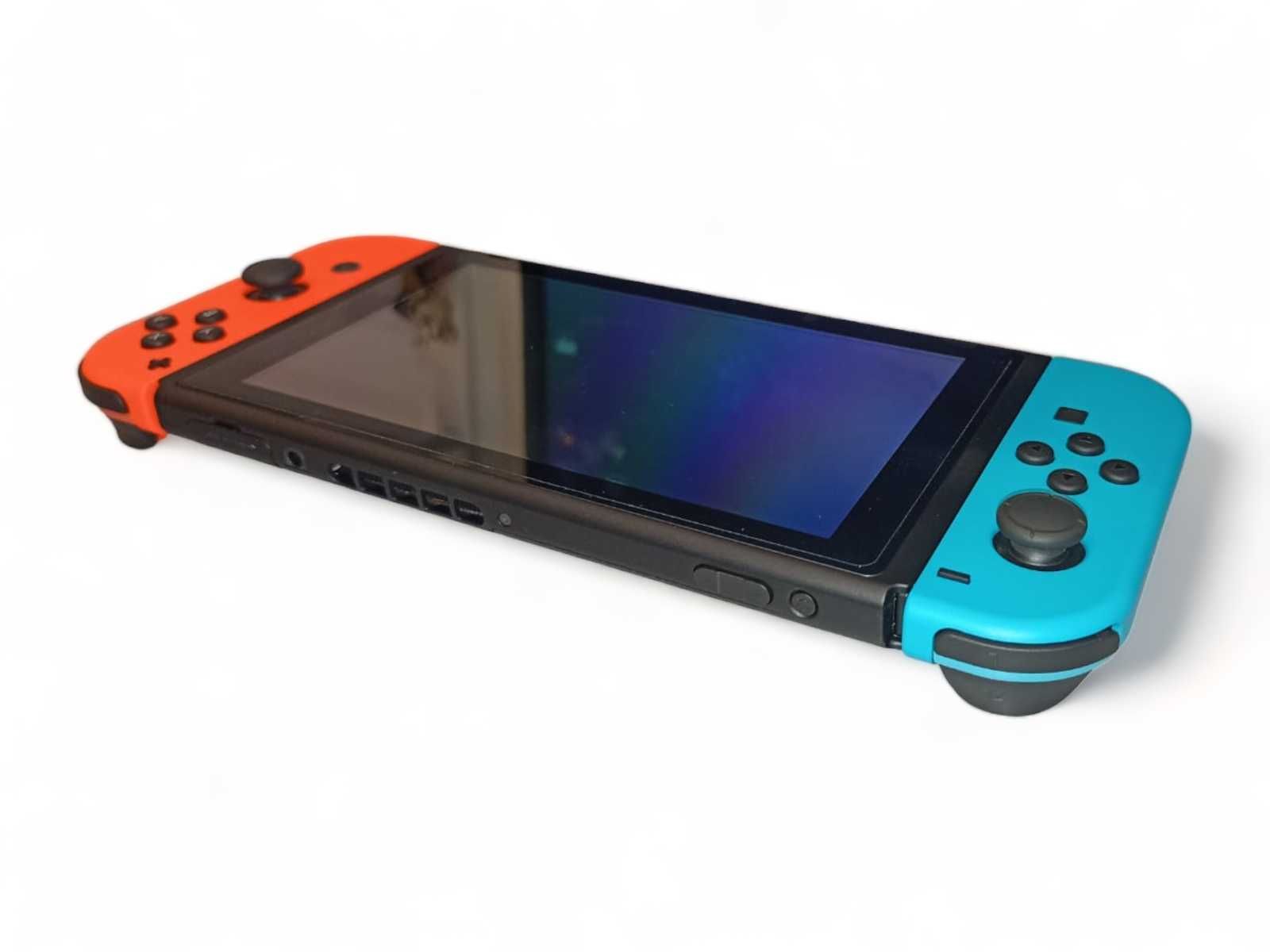 Konsola Nintendo Switch czerwony