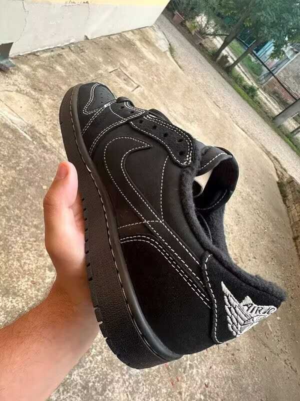 Jordan 1 Retro Low OG SP Travis Scott Black Phantom R.40