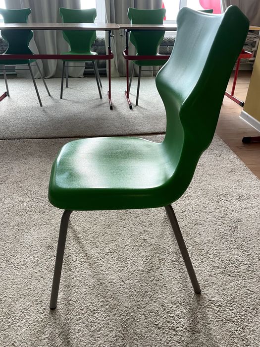 Krzesła szkolne i przedszkolne Dobre Krzesło / Entelo zielone czerwone