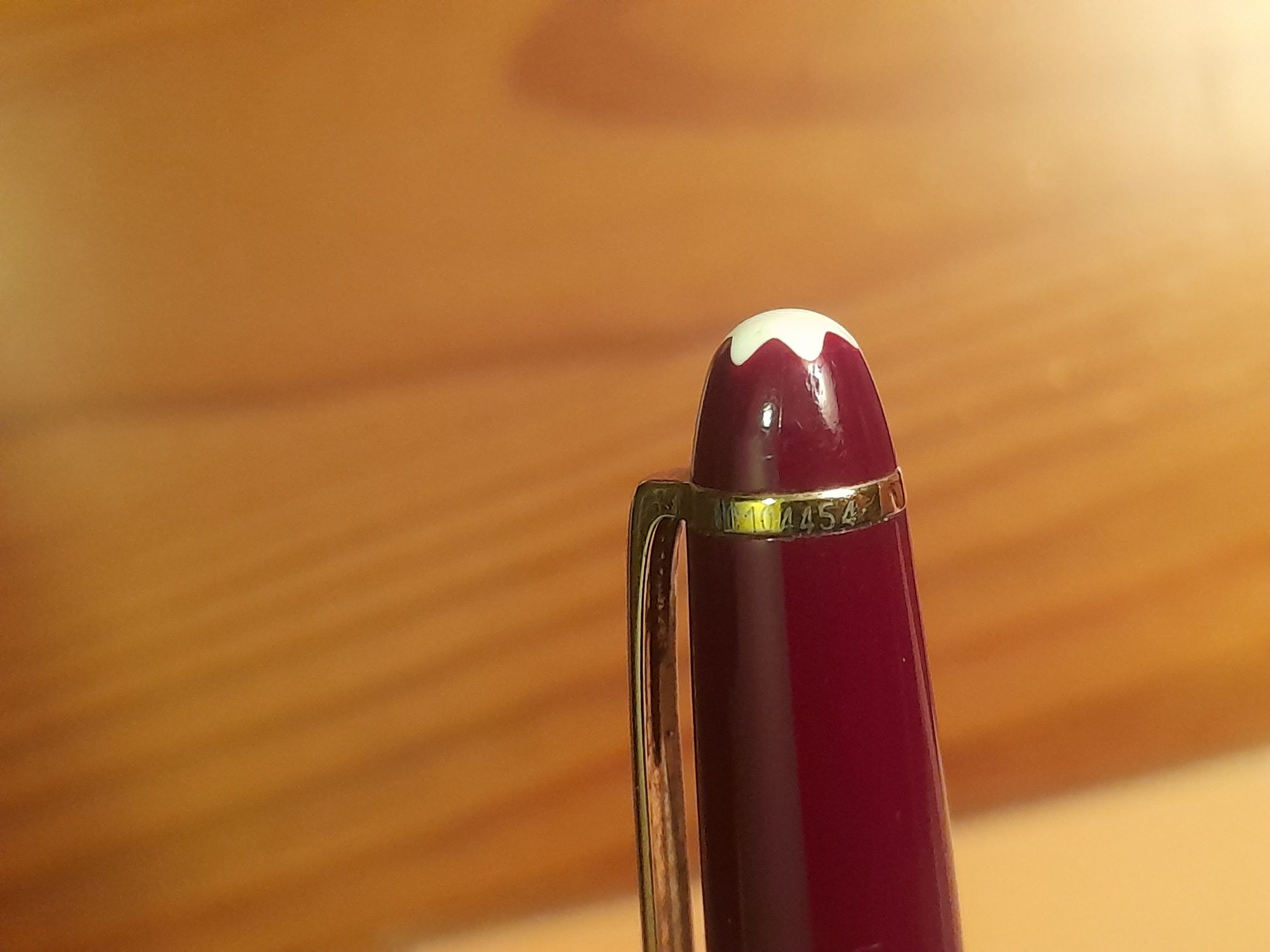Caneta esferográfica Montblanc Meisterstuck bordô
