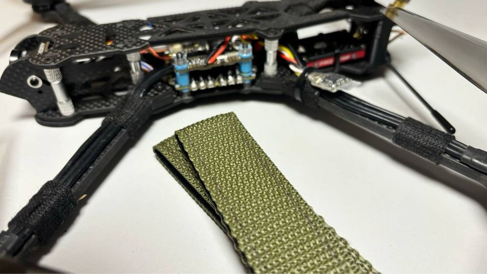 Продам FPV дрон, є різні комплектації фпв (в наявності кількість)