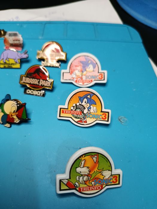 Coleção de pinos antigos