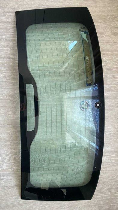 Скло кришки багажника Fiat 500