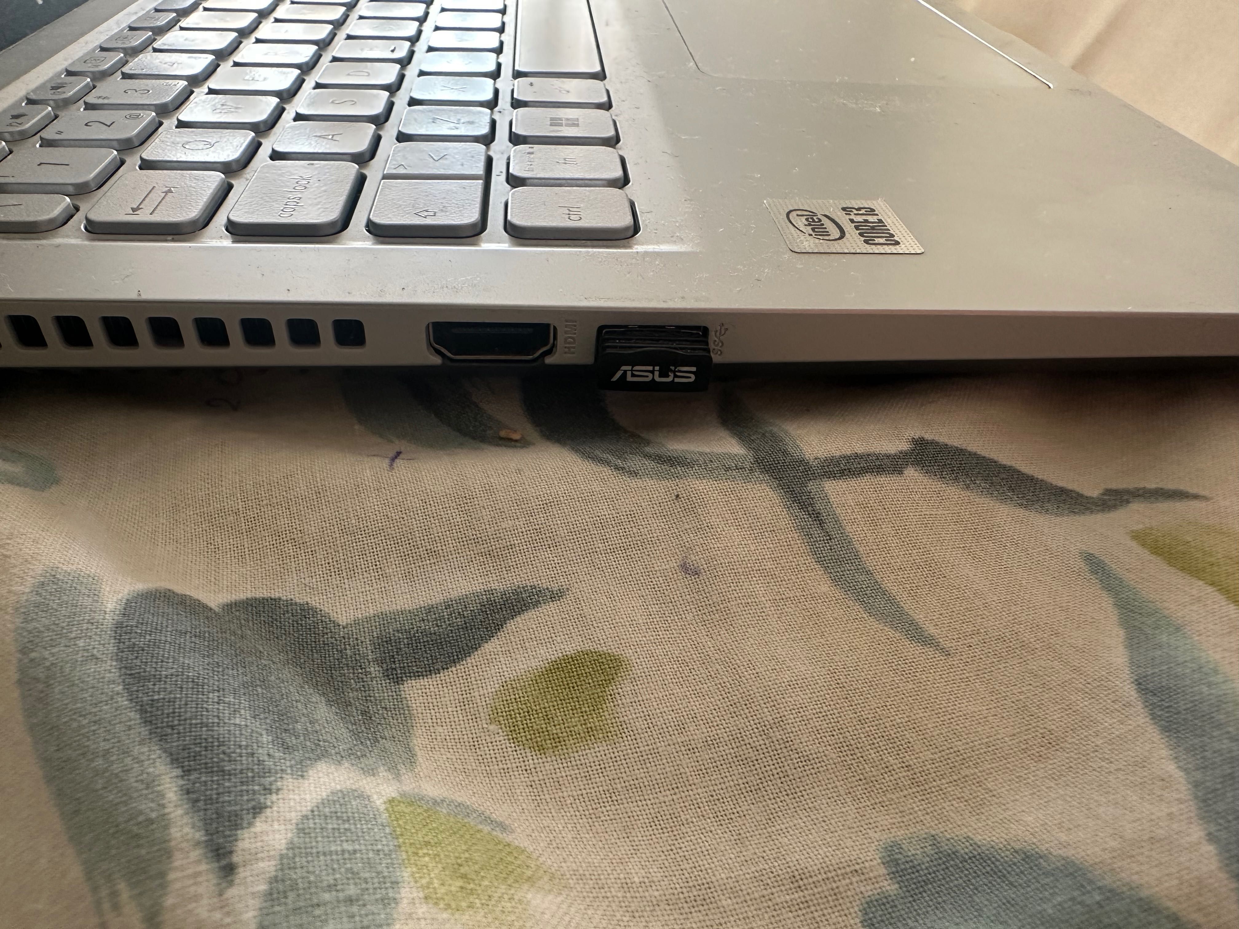 Asus F515F i3 | 8GB RAM | SSD 256GB | Excelente Estado | 380€