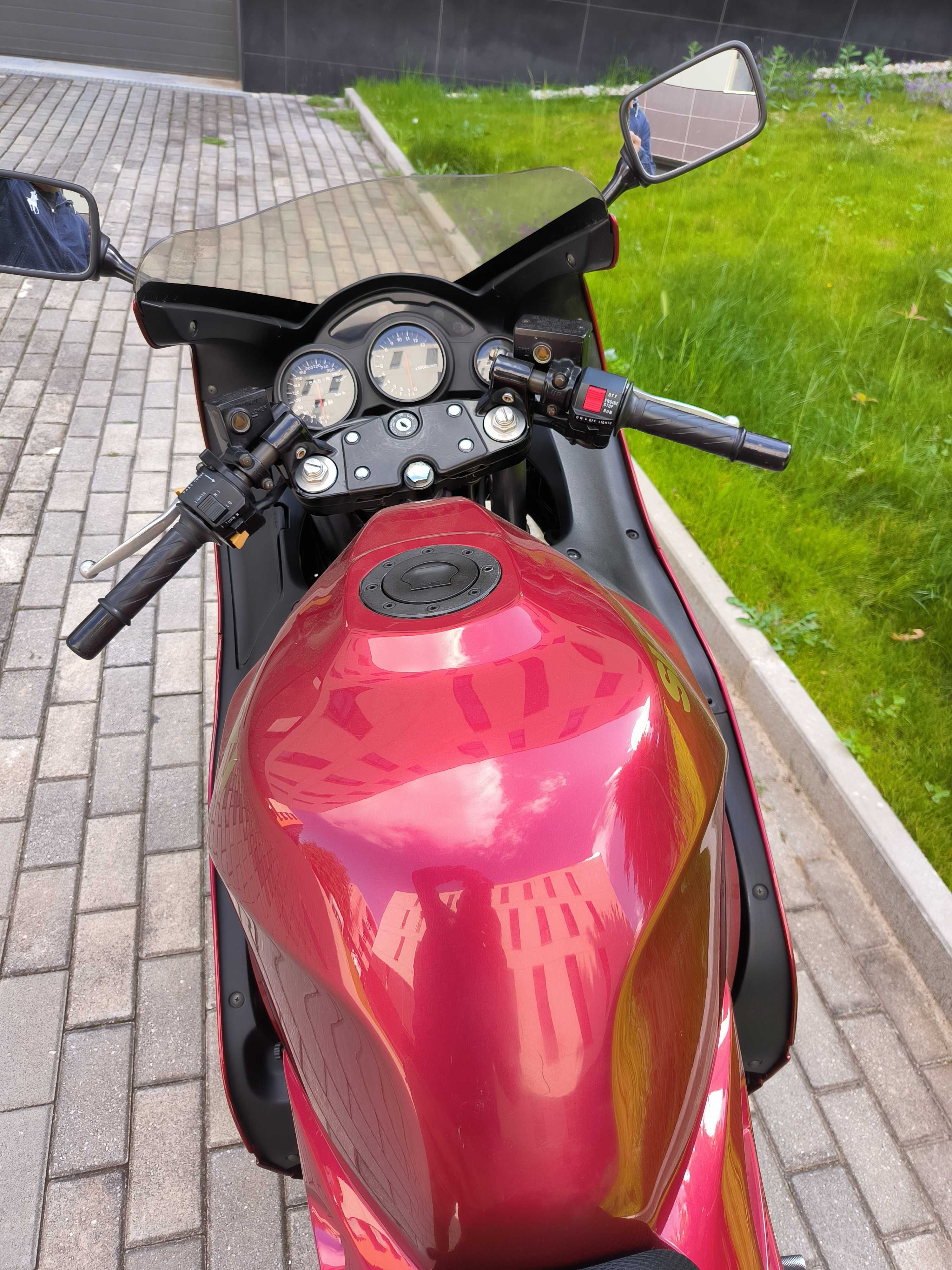 Suzuki RF 900 R - 1994