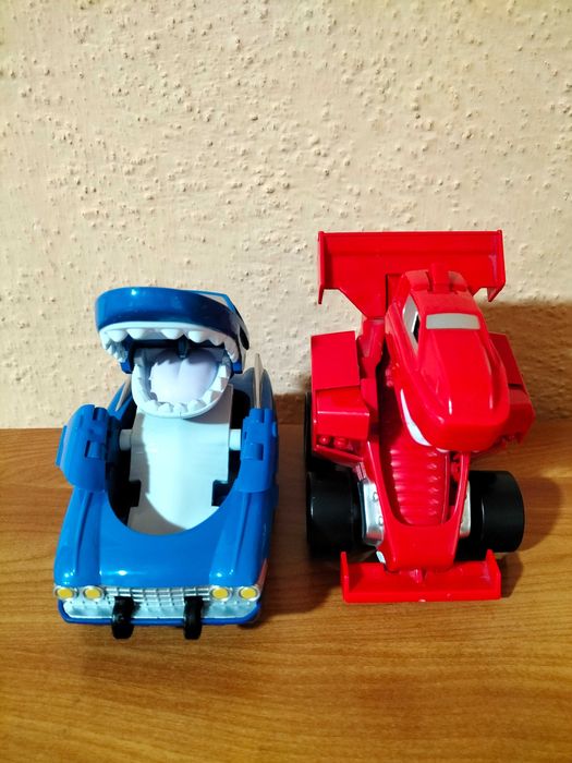 Круті машинки трансформери. Ціна вказана за 1 шт.