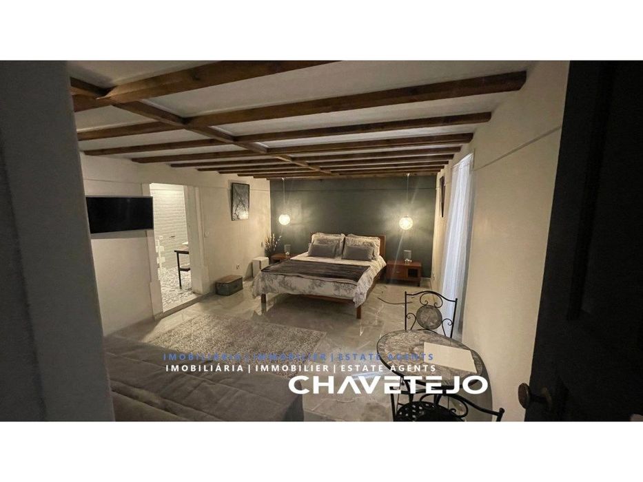 Casa senhorial T6/7 com terreno, poço pátio com piscina e vários an...