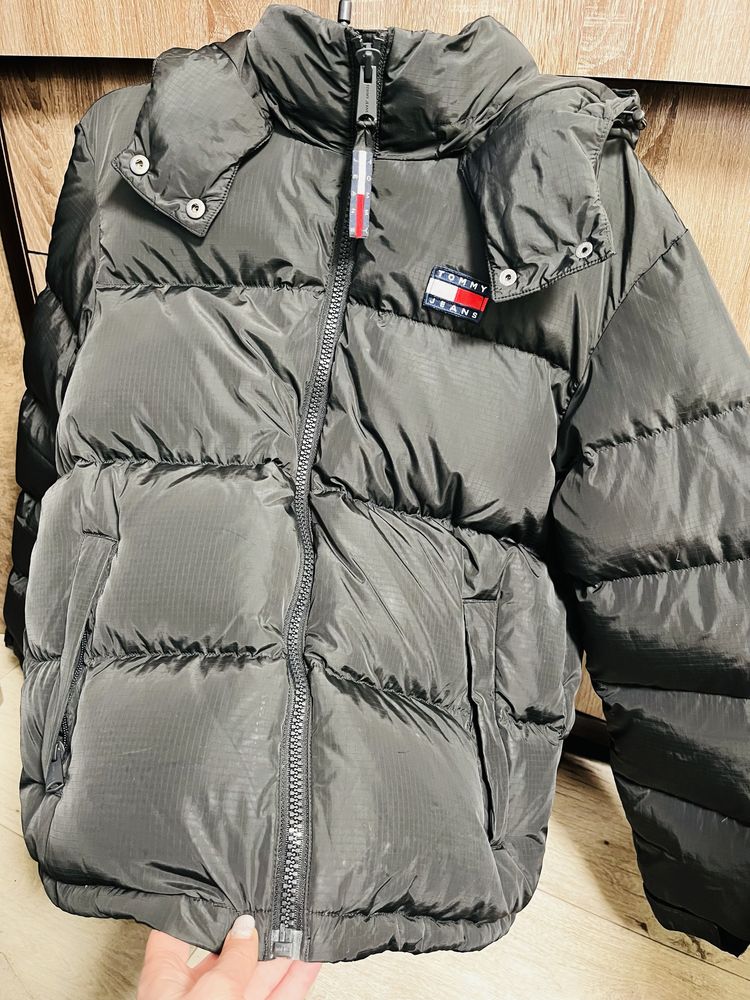 Куртка пуховик Tommy Hilfiger розмір S