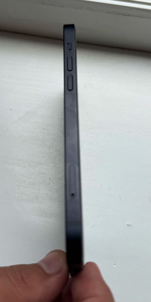 Продам Iphone 12 64 гигабайта  у чудовому стані з захисним склом