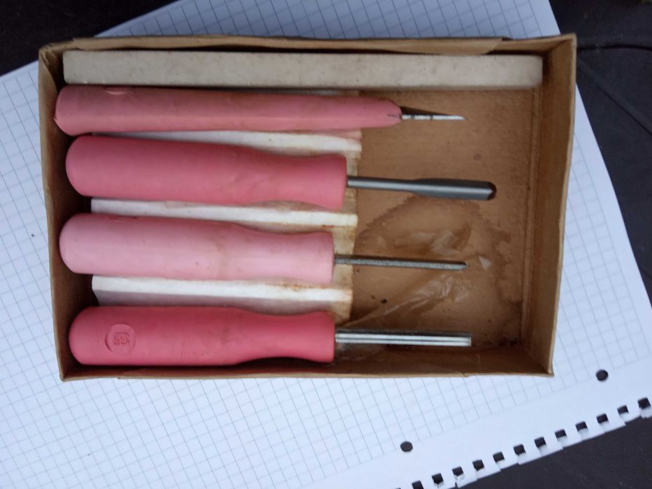 набор для резьбы по дереву для детей , новый, ссср