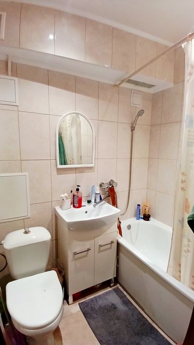 Продається 2х-кімнатна квартира в центрі Бердичіва, р-н ринку