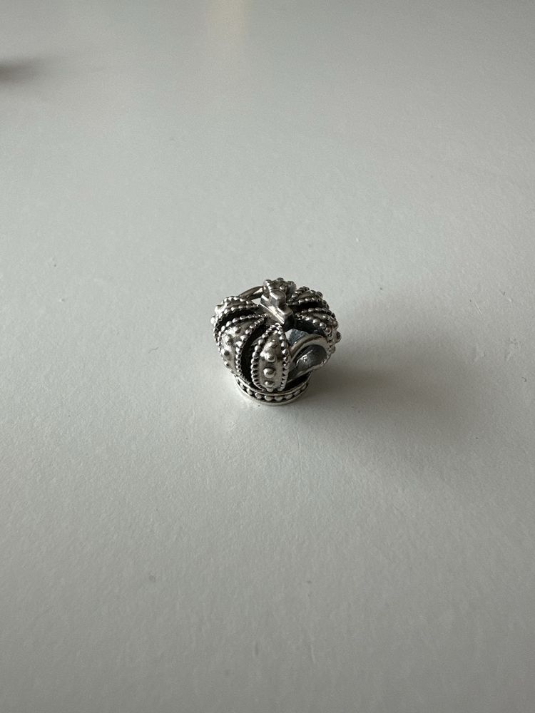 Pandora charms korona