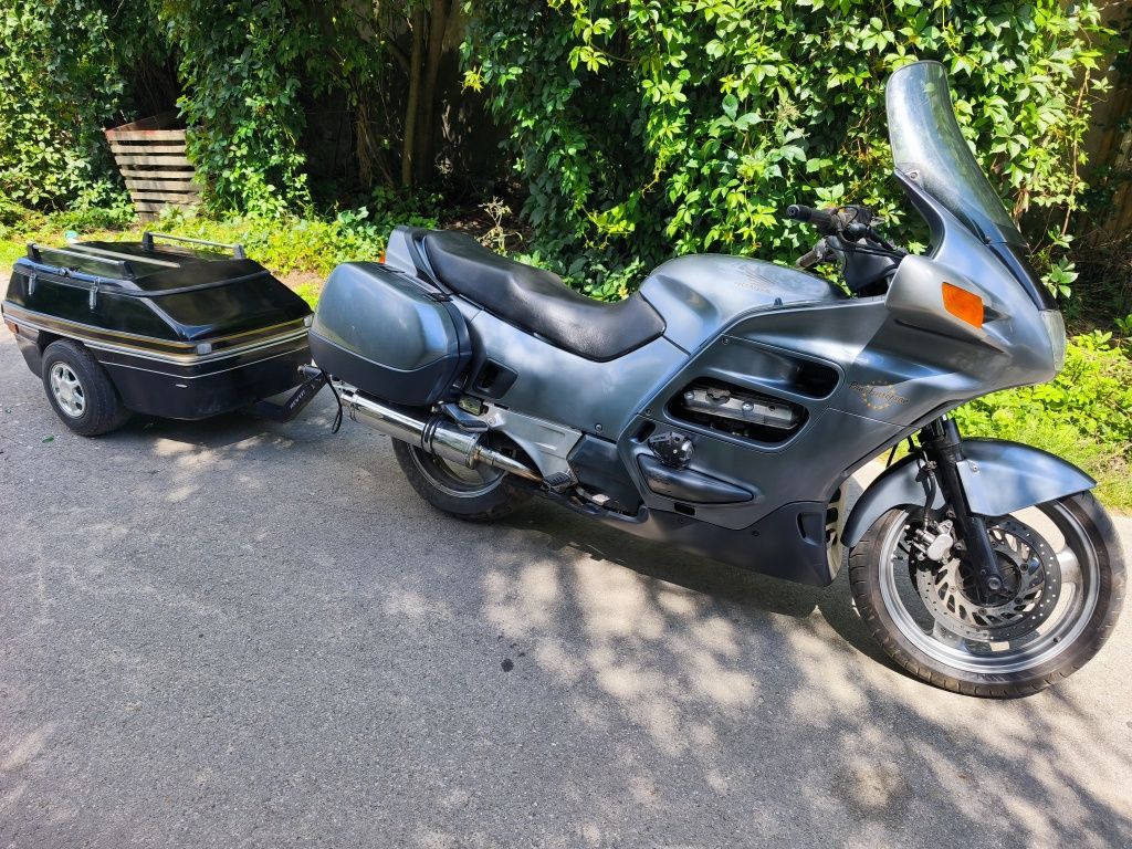 Honda ST1100 PAN Europan z przyczepką