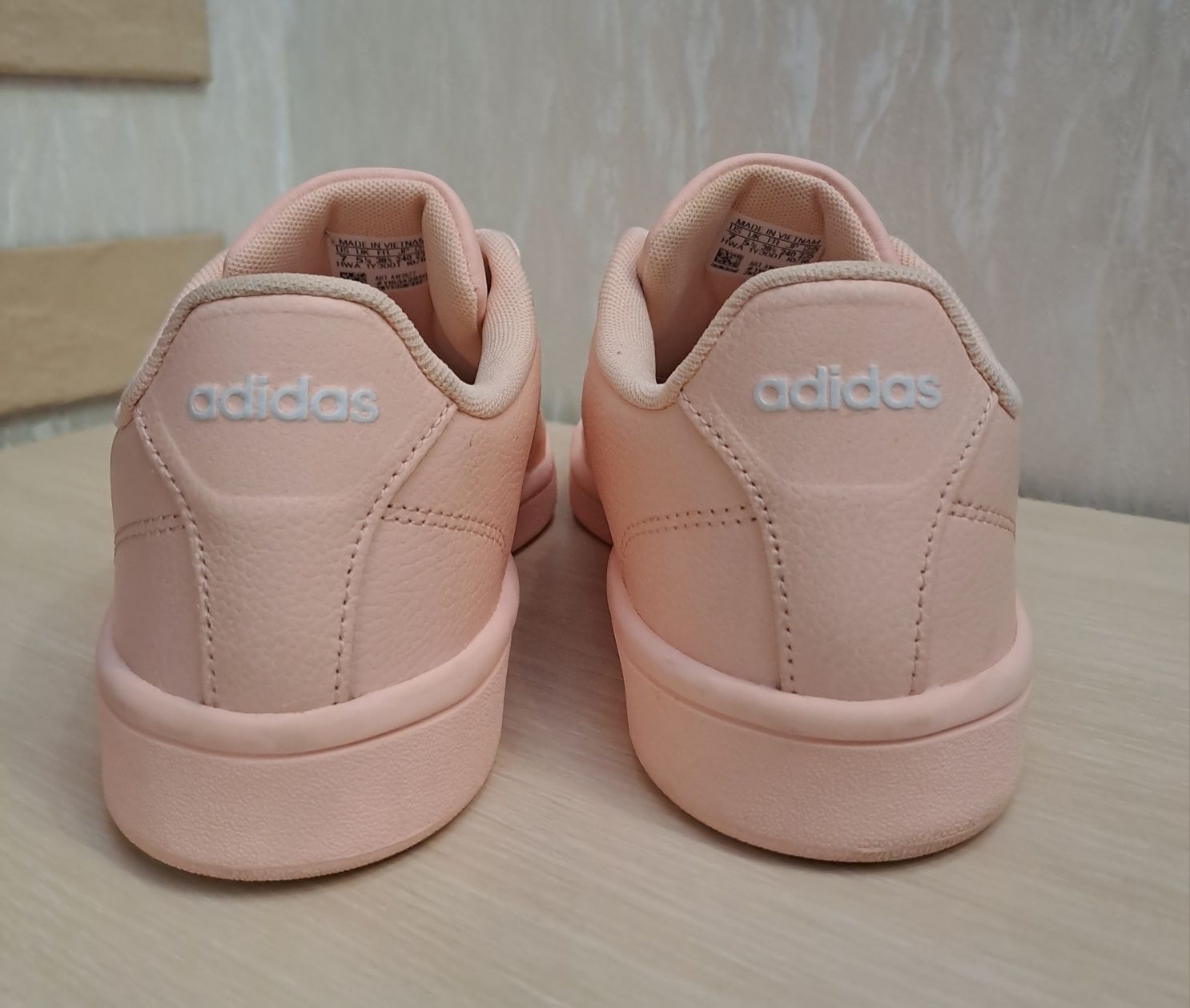 Кросівки Adidas кеди пудрові, рожеві
