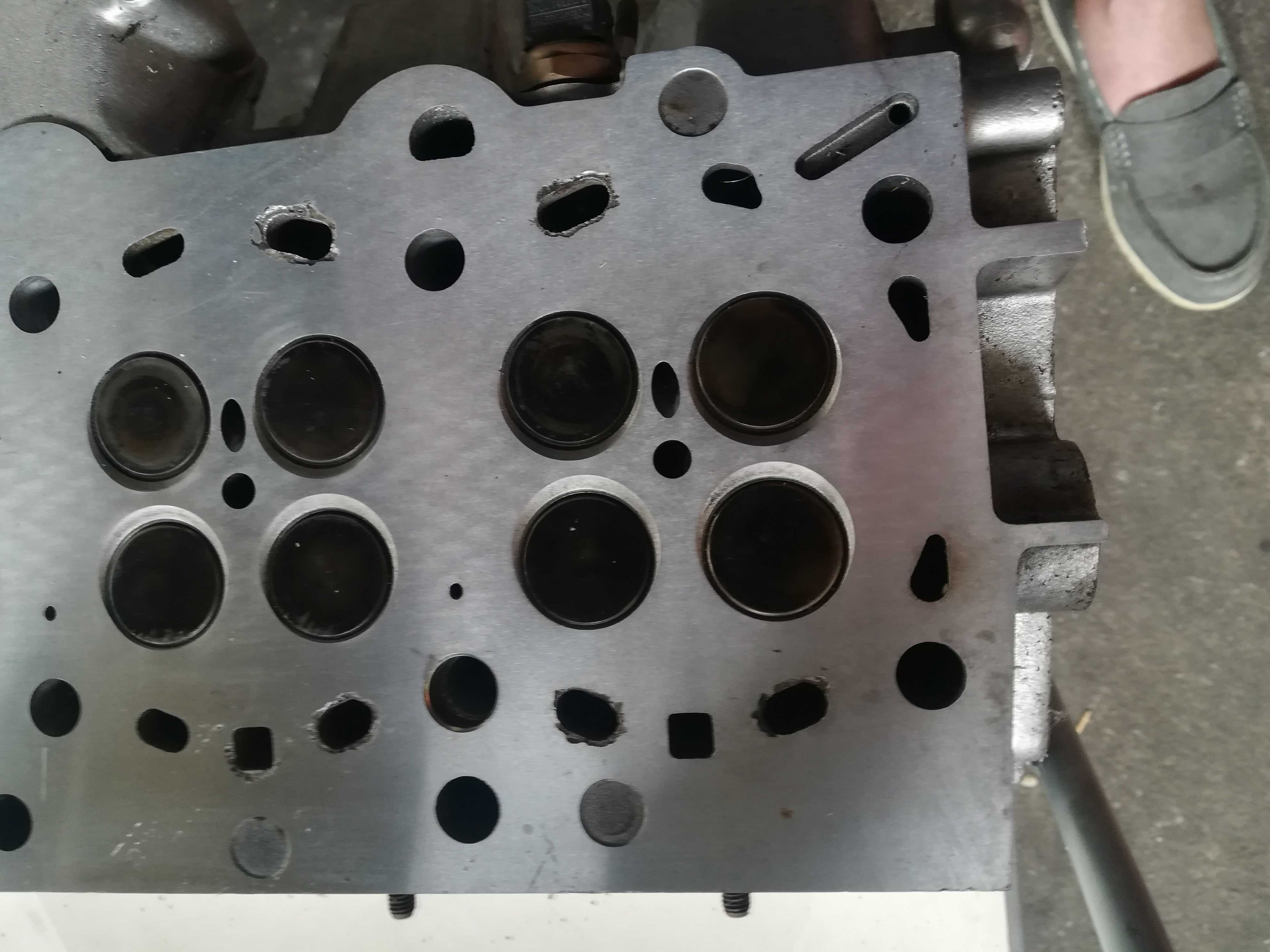 Cabeça ou colaça de motor BMW - 204D4 - M47 - 77.85876.06