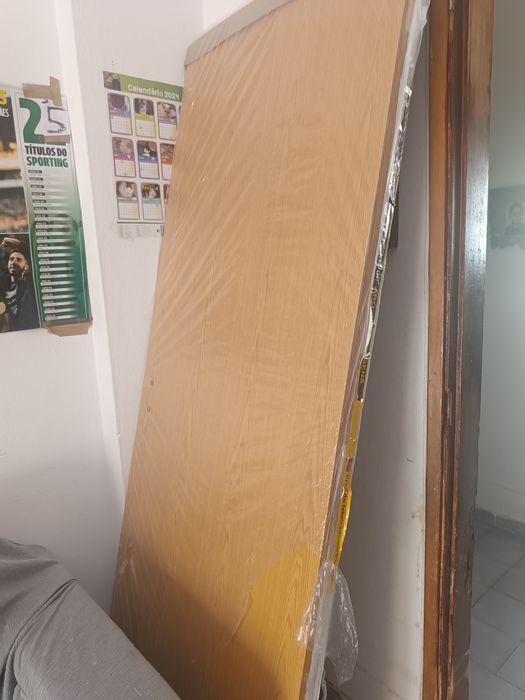 Vendo porta + fechadura novas