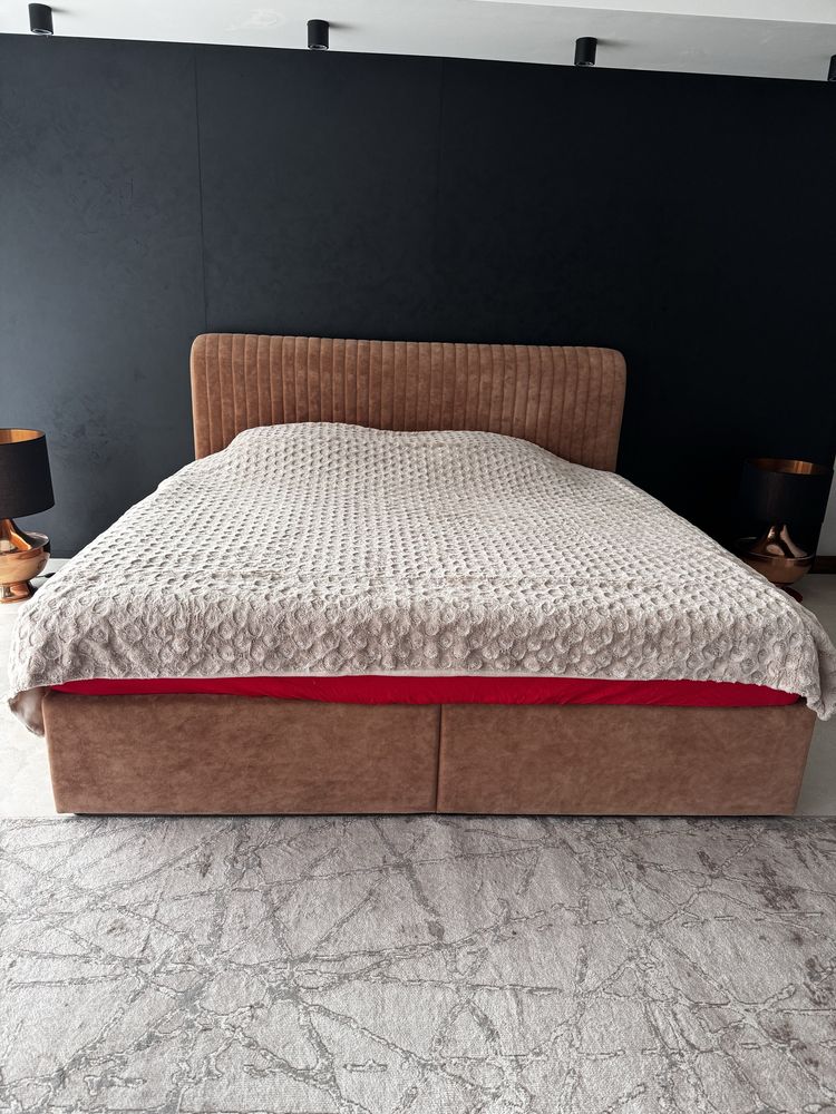 Łóżko tapicerowane 200x200 wraz z materacem