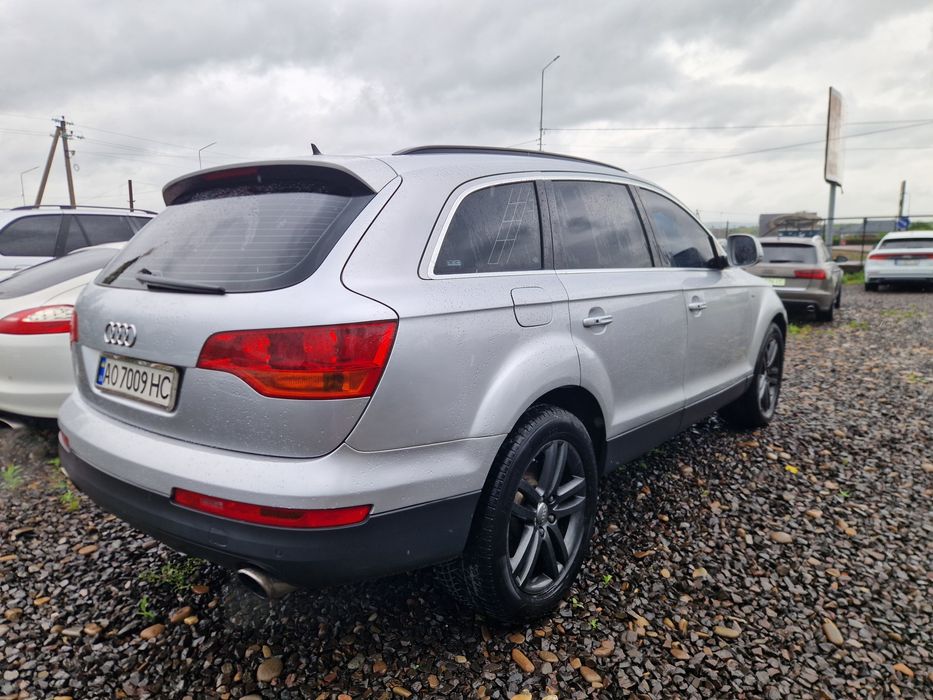 Ауді ку7 бензинова