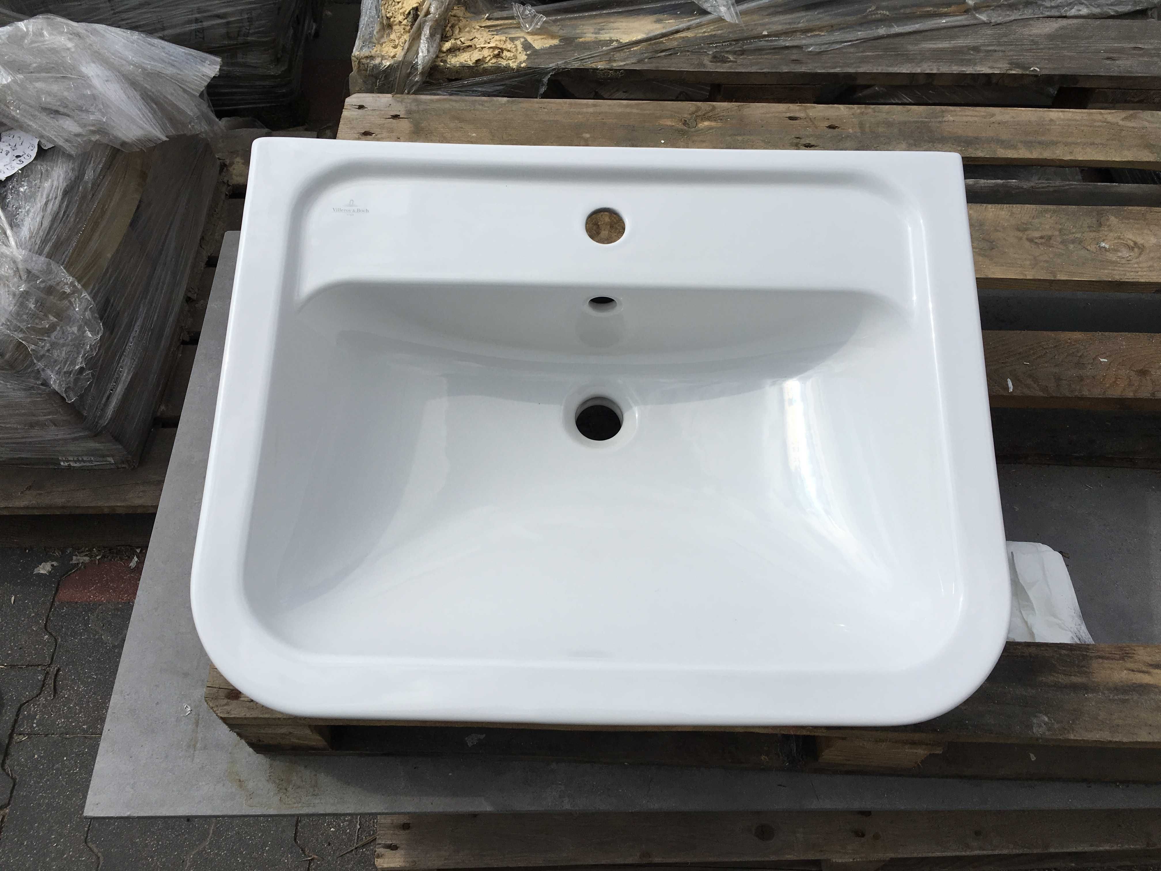 Umywalka wisząca 65x51 firma VILLEROY&BOCH