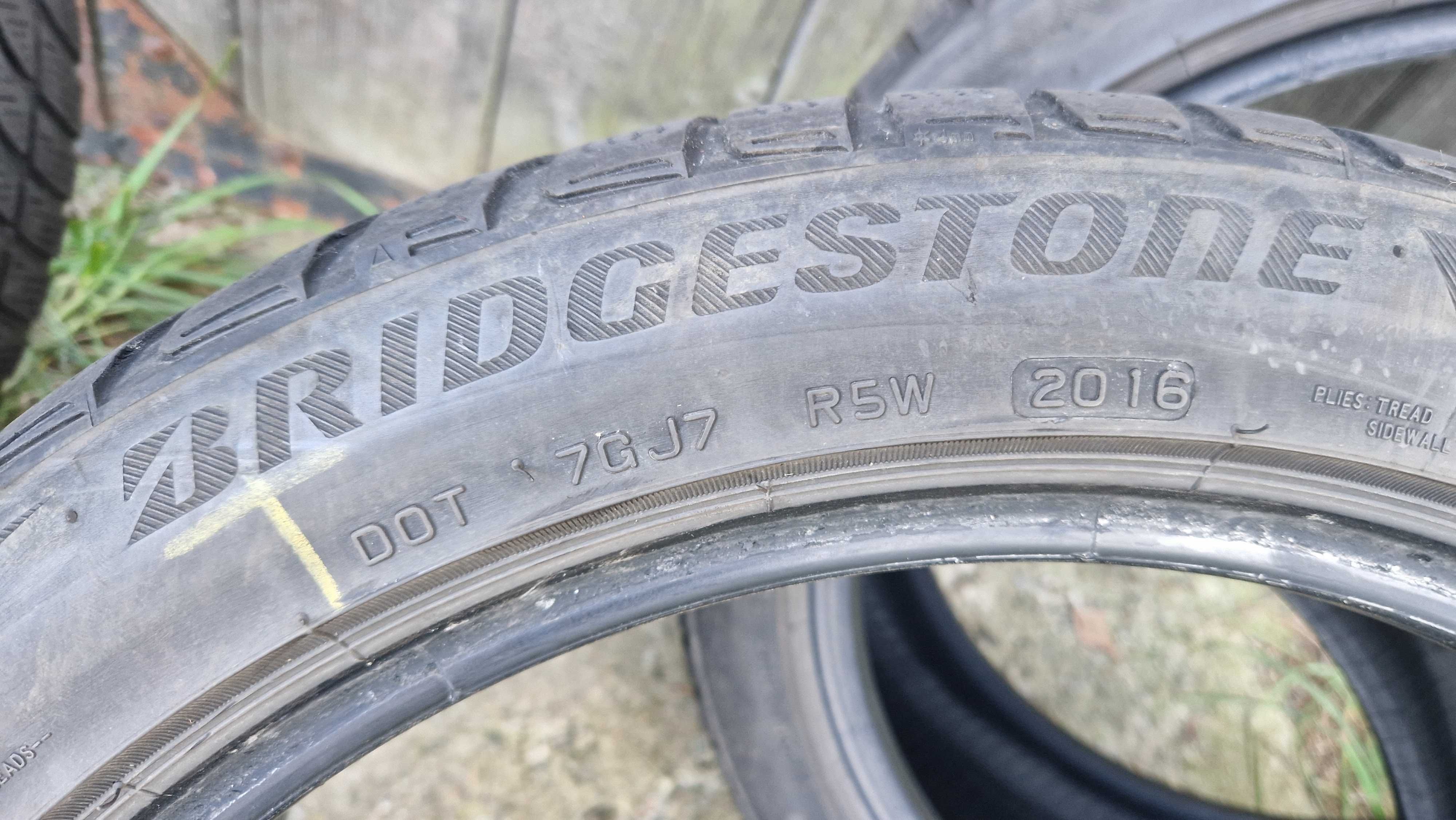 Bridgestone Blizzak LM-32