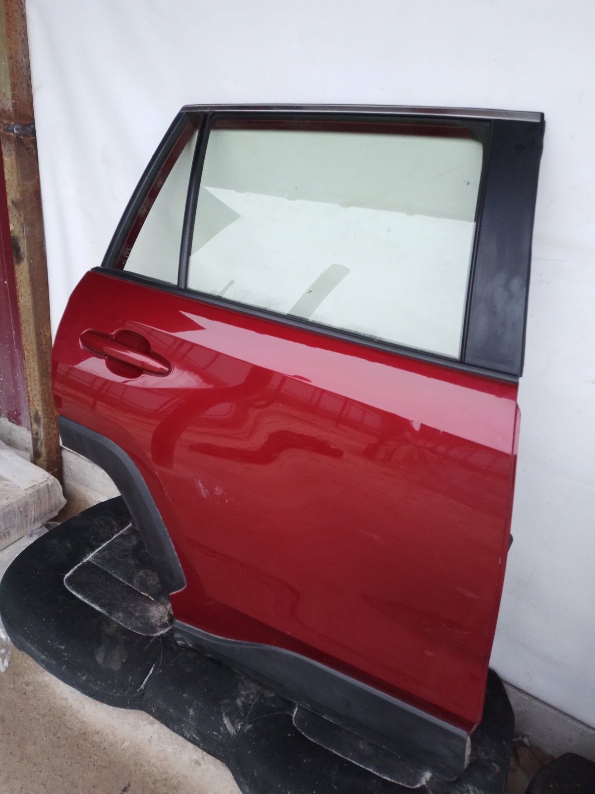 Двері в зборі на Toyota RAV4 Тойота РАВ4 19-23 року