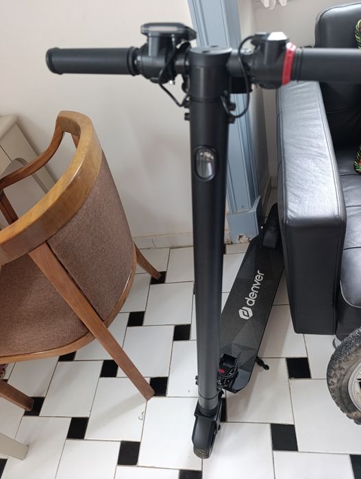 Vendo uma trotinete com menos de 1 mês