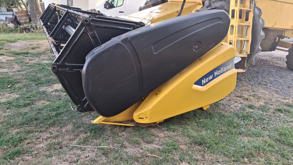 Zamienię heder od New Hollanda TC 5,18m na mniejszy 4,5m