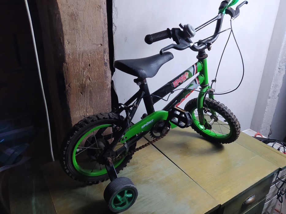 rowerek z dodatkowymi kółkami zielony 12cali mały dla dziecka od 3 lat