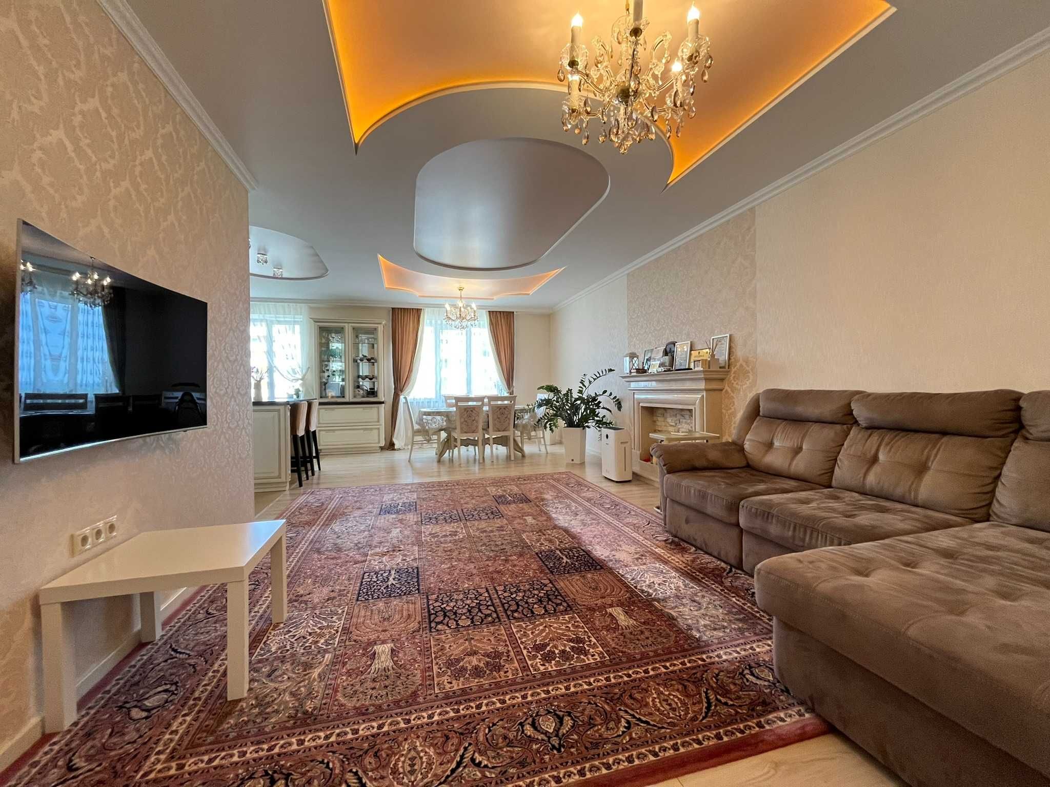 Продаж мега класна 3к ЖК Чайка Лобановського меблі техніка