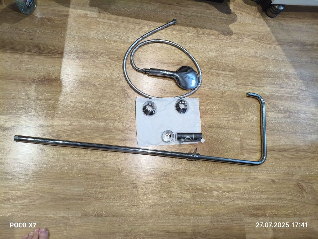 Zestaw prysznicowy z baterią termostatyczną