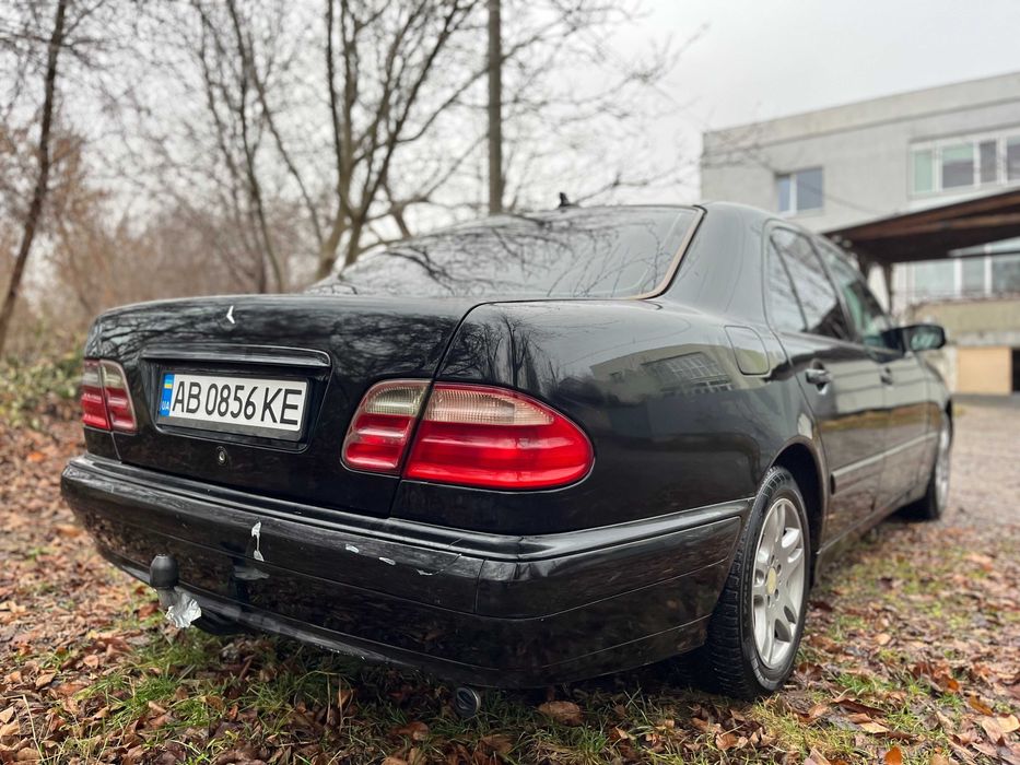 Mercedes E200 (W210) 2.0 л, газ/бензин, автомат