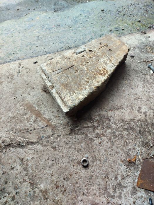 Продам наковальню бу 50 кг