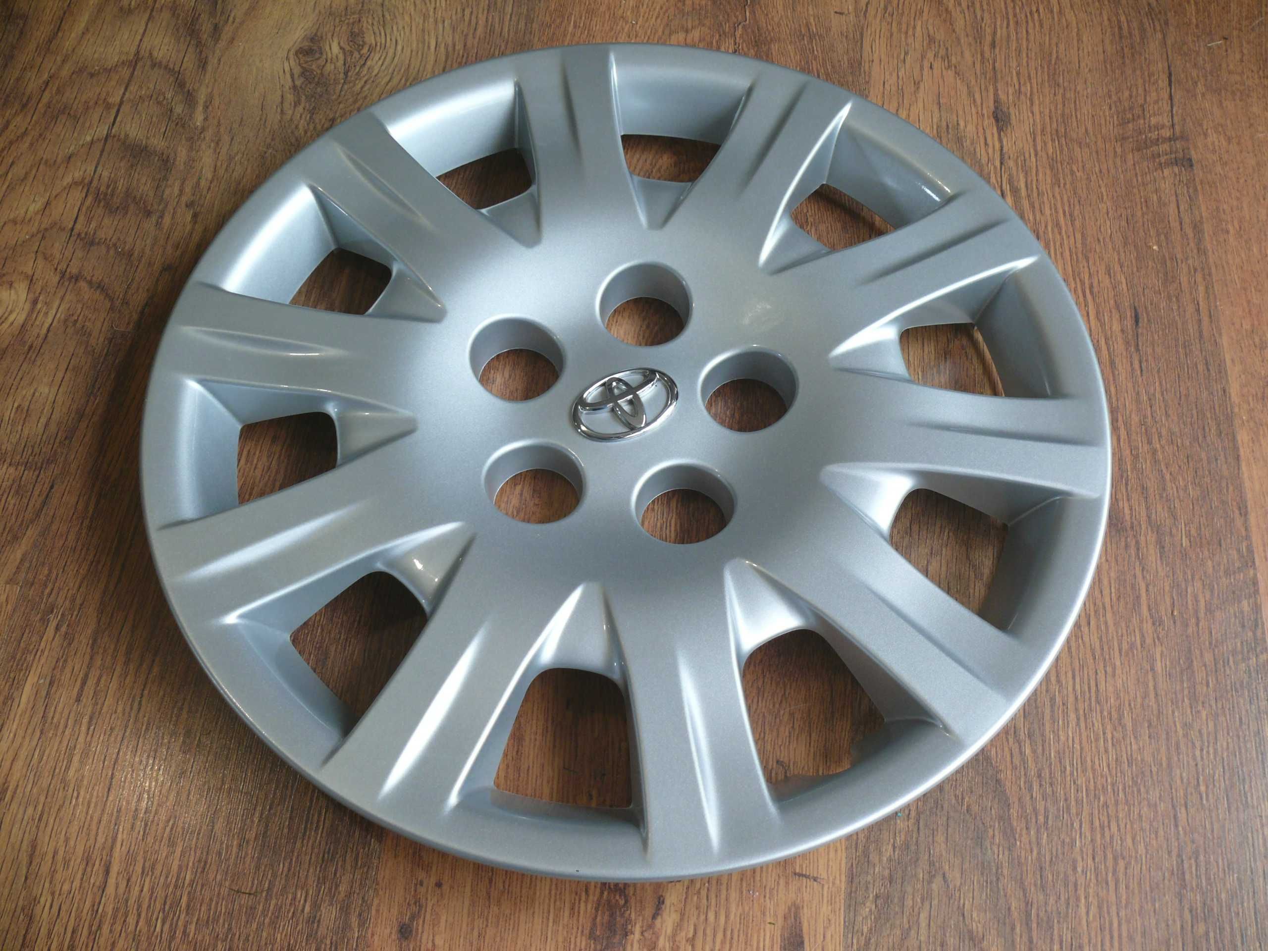 TOYOTA AVENSIS Oryginalne Kołpaki 16" - Jak Nowe