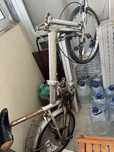 Bicicleta com marcas de uso