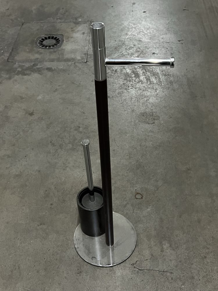 Suporte de papel higienico com piassaba