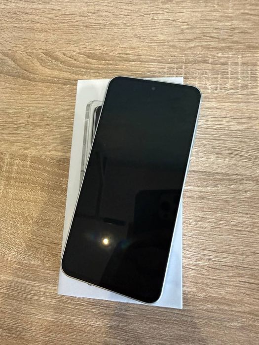 Samsung a56 8/256 стан нового, повна комплектація + чохли у подарунок