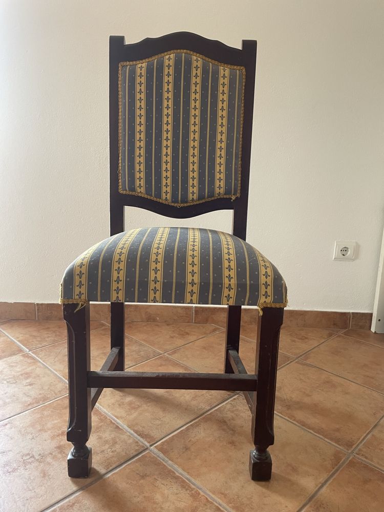 Cadeira estofada