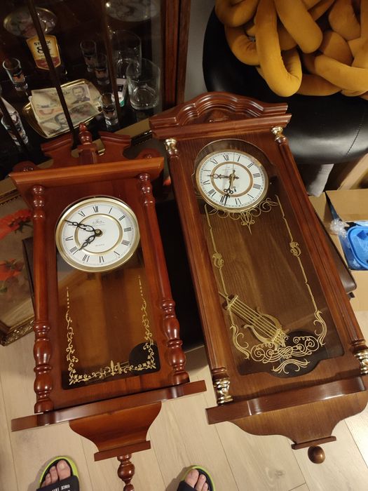 Sprzedam dwa zegary na baterie