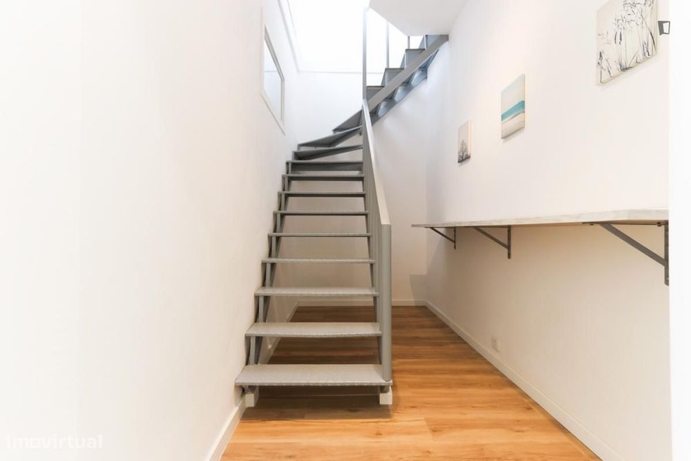 Quarto - localizado em Penha Lisbon