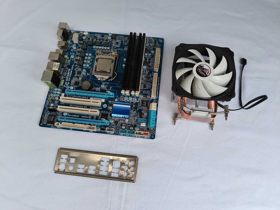 I5 750 Gigabyte P55M-UD2 16GB RAM