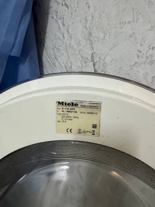 Пральна машинка Miele