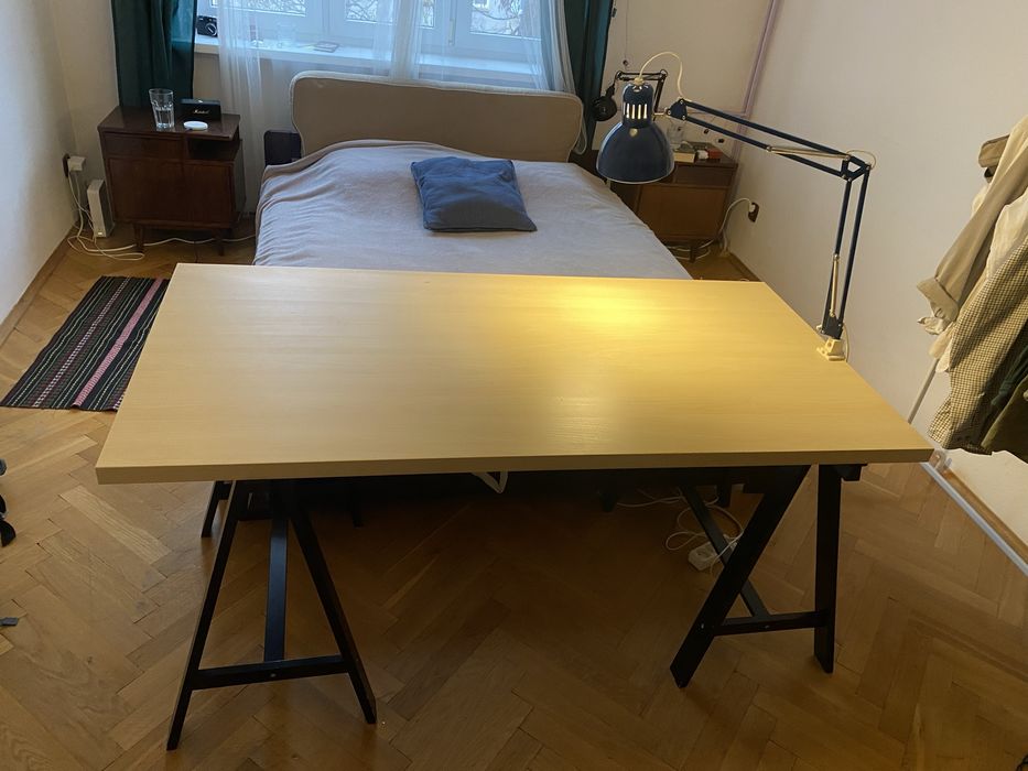 Biurko Ikea na koziołkach 150x75