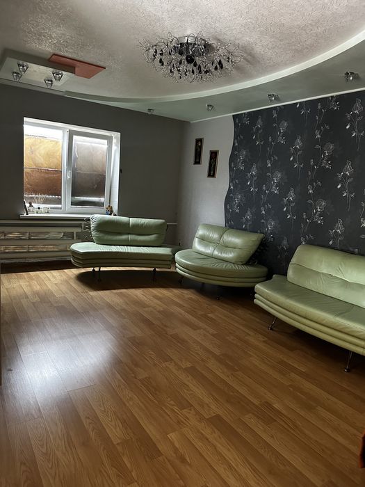 Кожанные диваны для офиса или дома