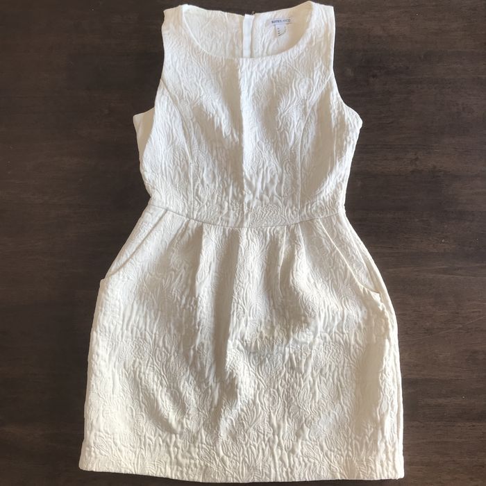 Vários vestidos de mulher - tamanho S/M