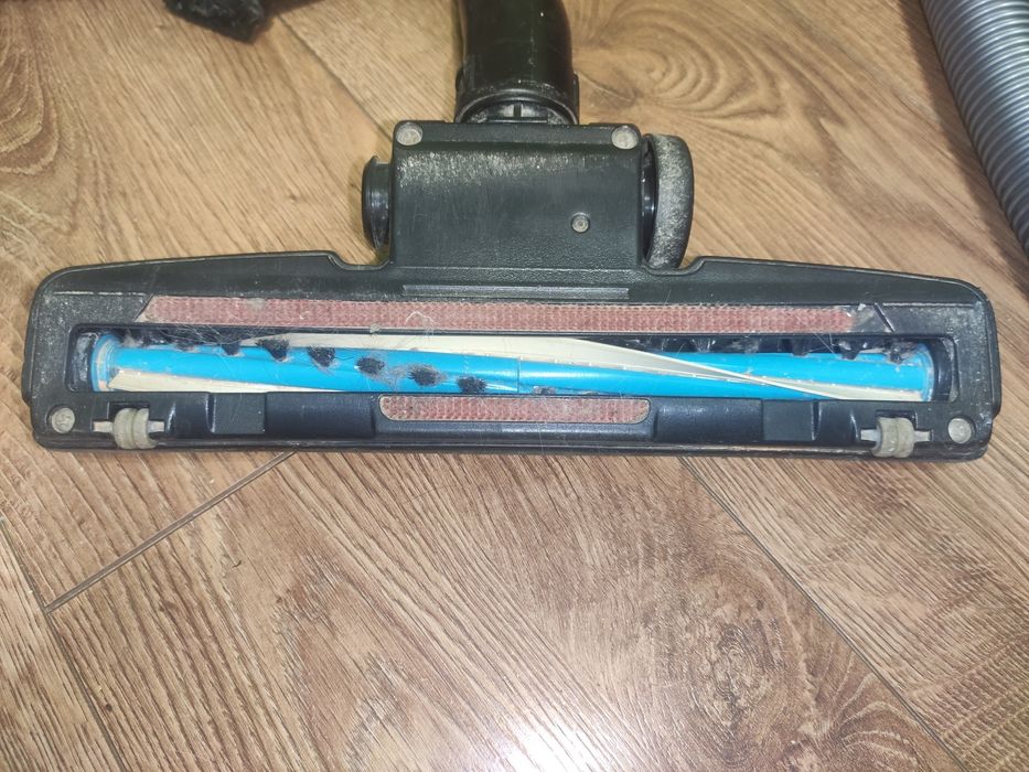 Безмішковий (з колбою) пилосос Samsung SC4336 1600W з набором насадок