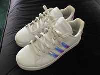 Buty adidas model FW1274 roz. 36 1/3.