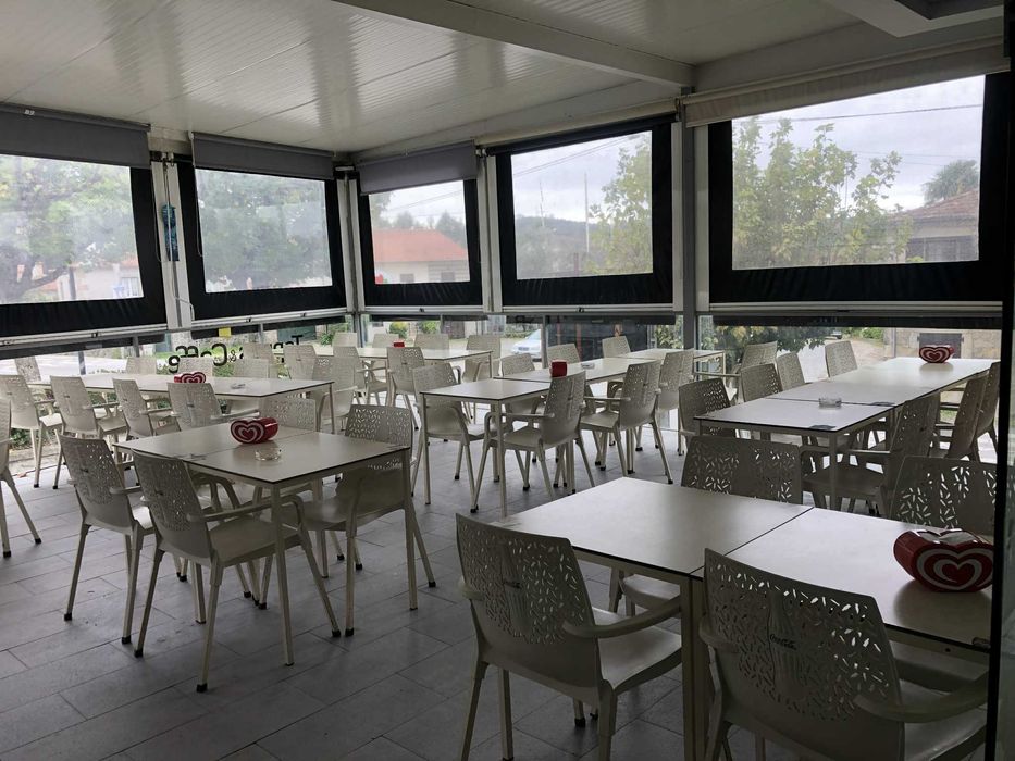 Café/Restauração totalmente equipado e mobilado.