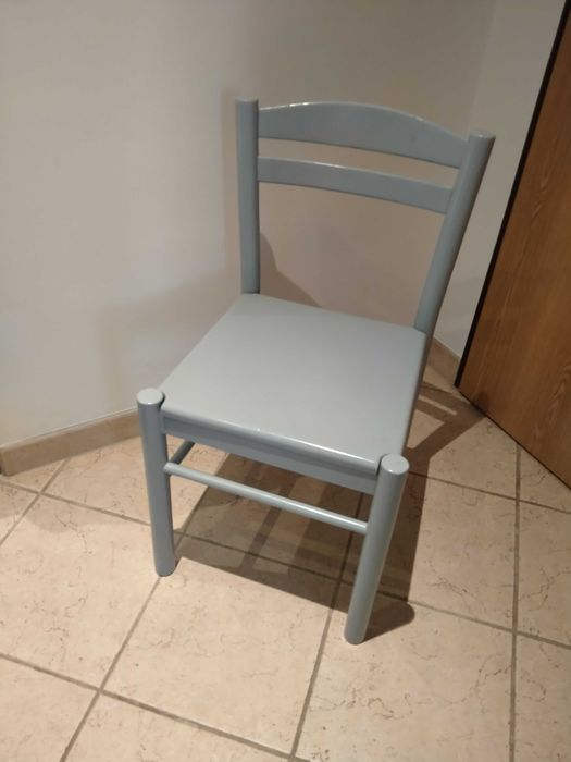 Krzesło szare ( ?)