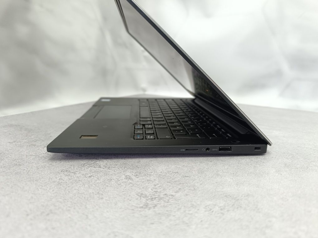 Ноутбук Dell Latitude 7370/m5-6Y57/8GB/256GB/13.3"/Full HD/Гарантія